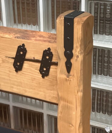 Masivní, trámová postel Bára