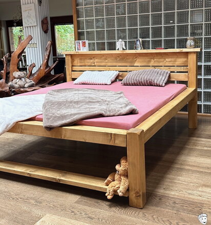 Masivní postel Libra